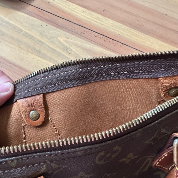 Vintage Louis Vuitton Speedy 30 Brown Monogram Handbag - Picture 8 of 11